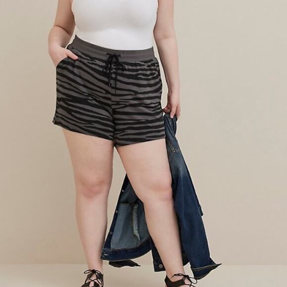 Torrid lovesick French terry tiger stripe grey pull on shorts - Picture 1 of 10
